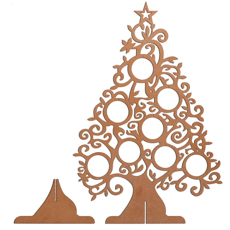 Familie kerstboom van hout met 8 kerstballen om te personaliseren